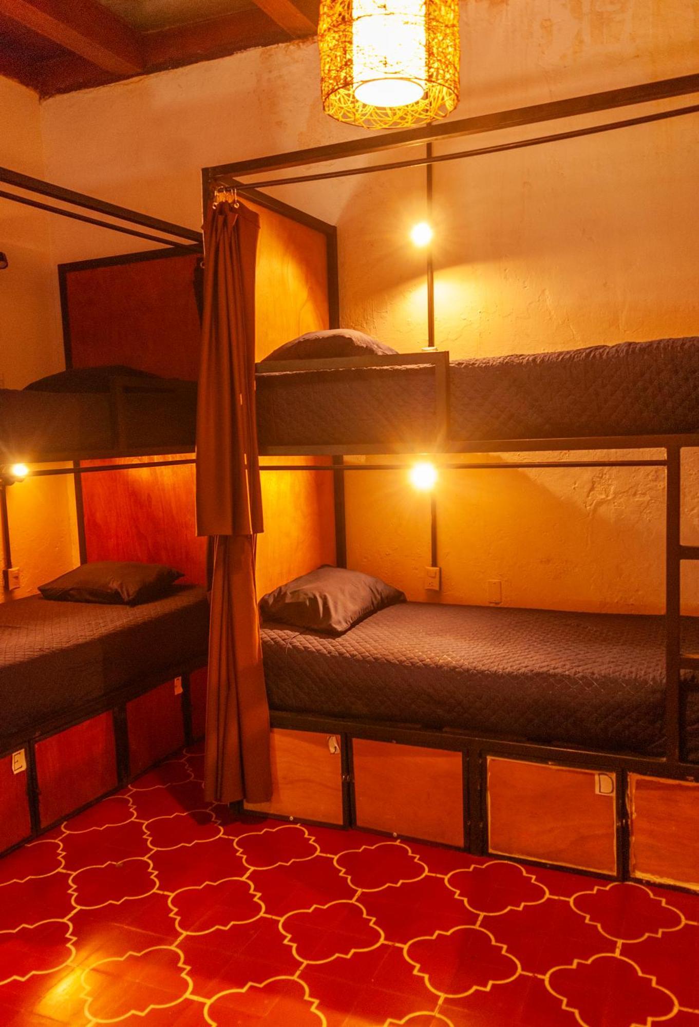 Tzunun Hostel Antigua Kültér fotó