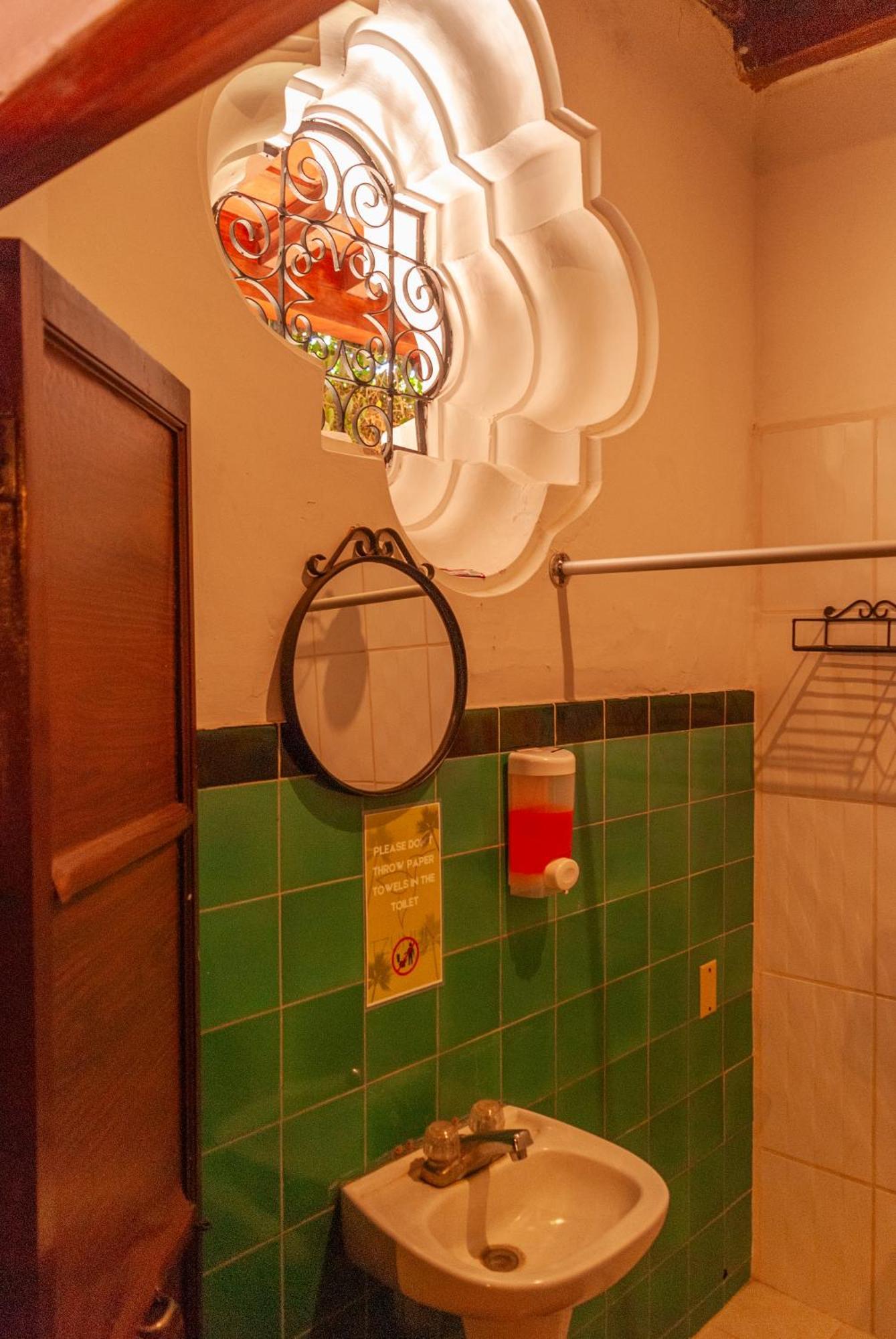 Tzunun Hostel Antigua Kültér fotó