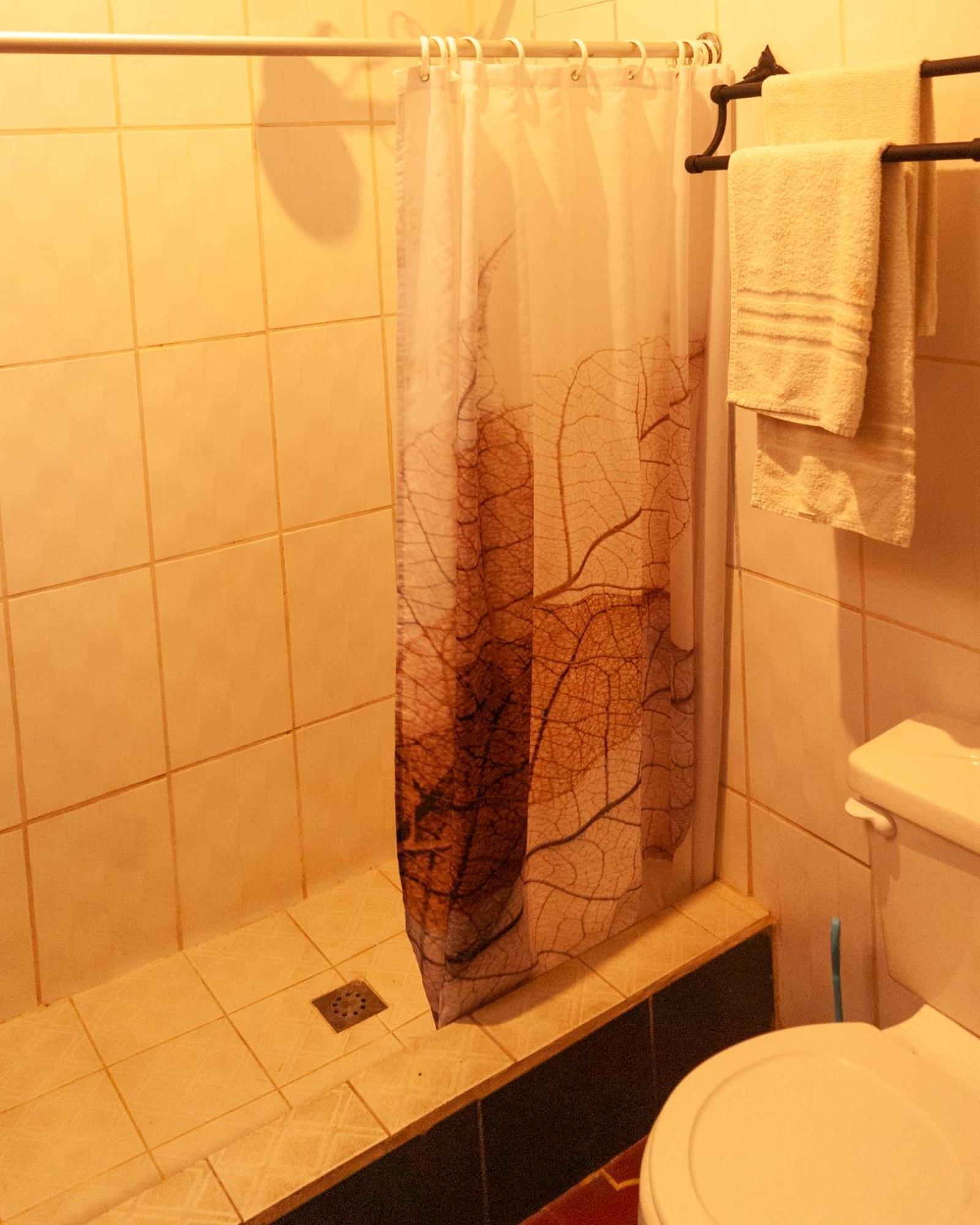 Tzunun Hostel Antigua Kültér fotó