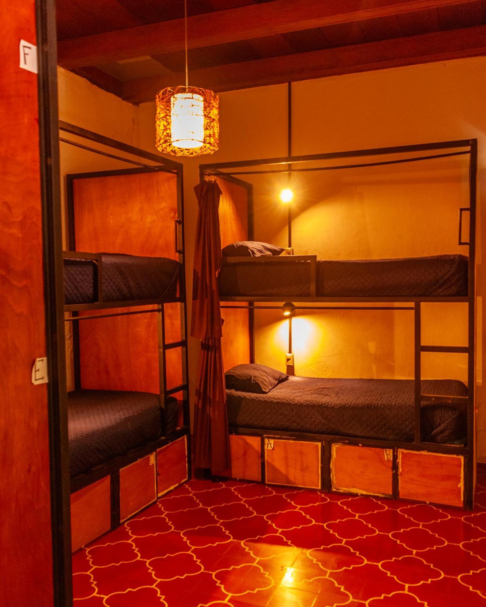 Tzunun Hostel Antigua Kültér fotó