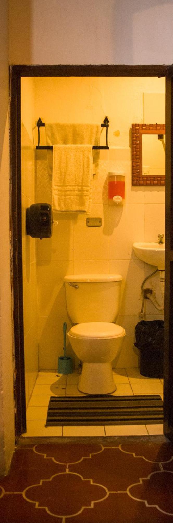 Tzunun Hostel Antigua Kültér fotó