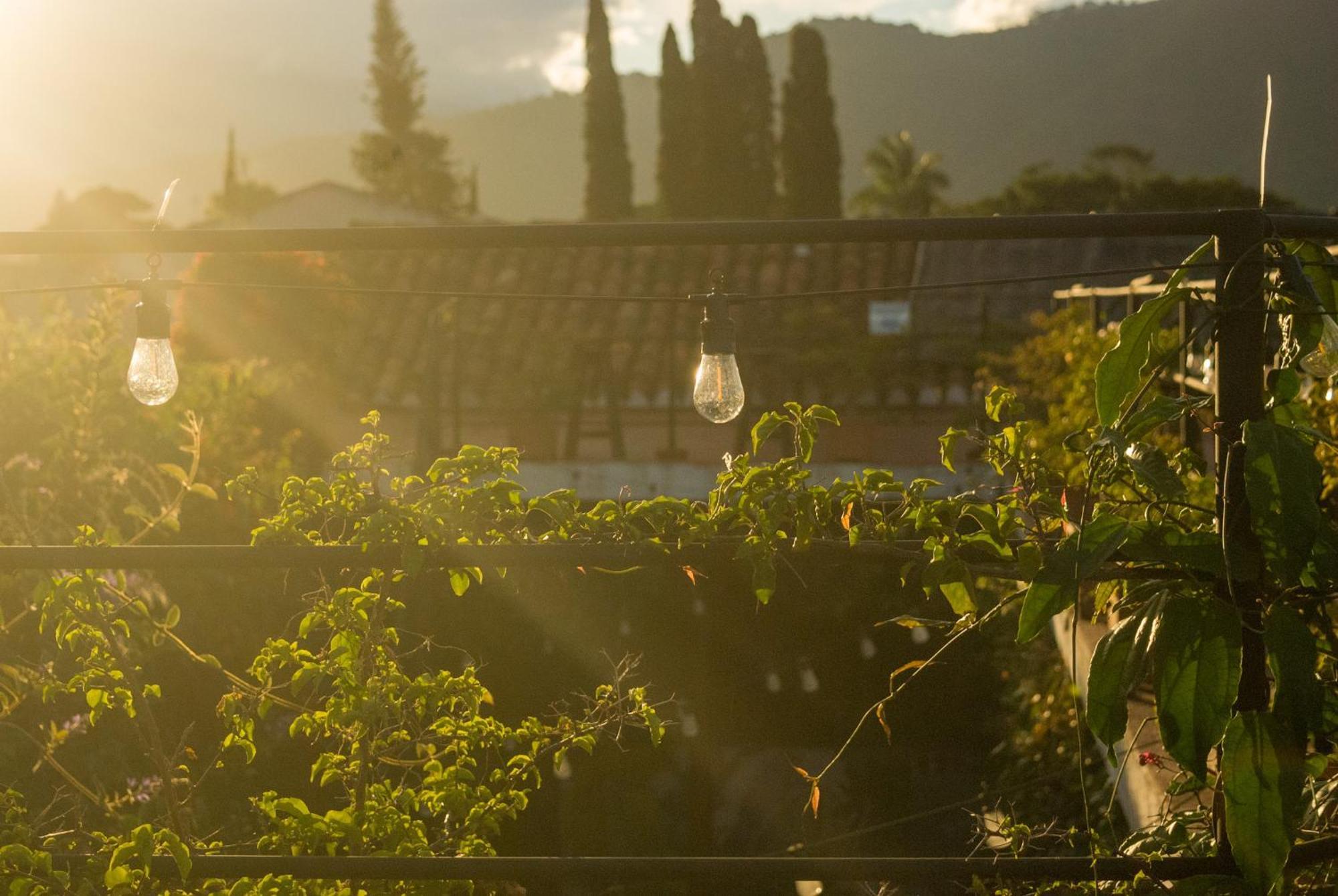Tzunun Hostel Antigua Kültér fotó