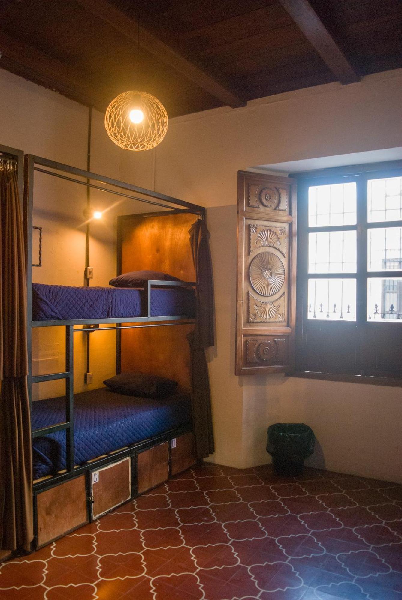 Tzunun Hostel Antigua Kültér fotó