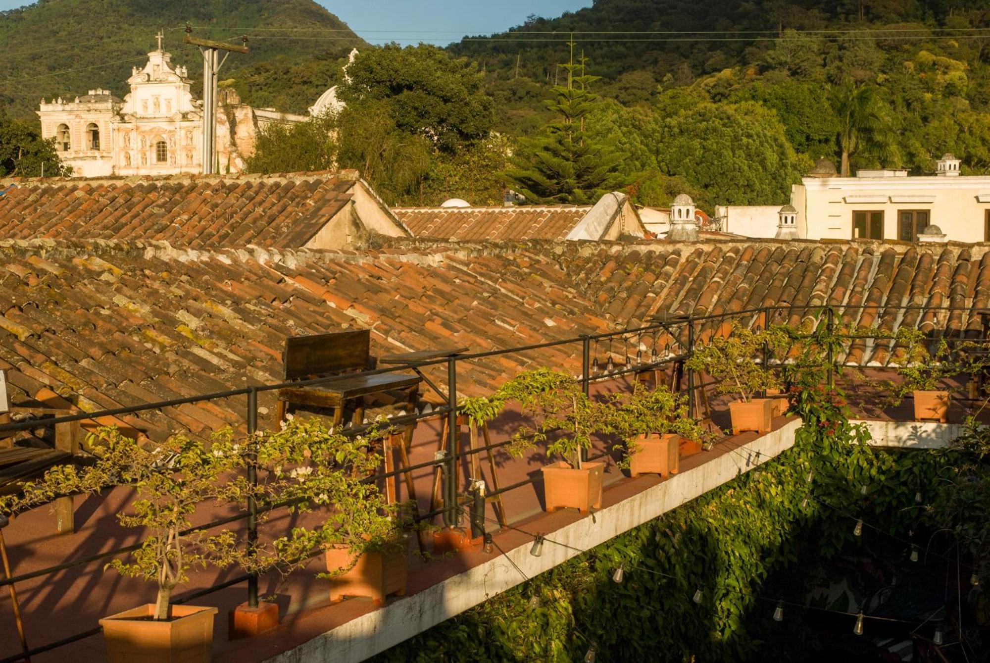 Tzunun Hostel Antigua Kültér fotó
